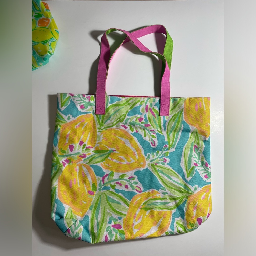 Lilly Pulitzer x Estée Lauder tote bag and cosmetic bag - Picture 2 of 7